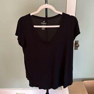 American eagle black v neck t shirt